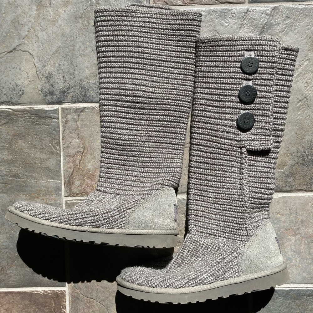 UGG Classic Candy Button Detailed Knit Boots!